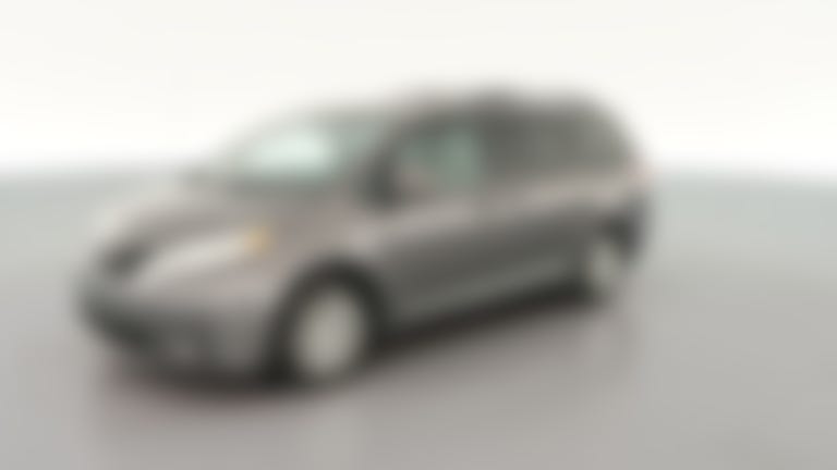2013 Toyota Sienna vehicle photo