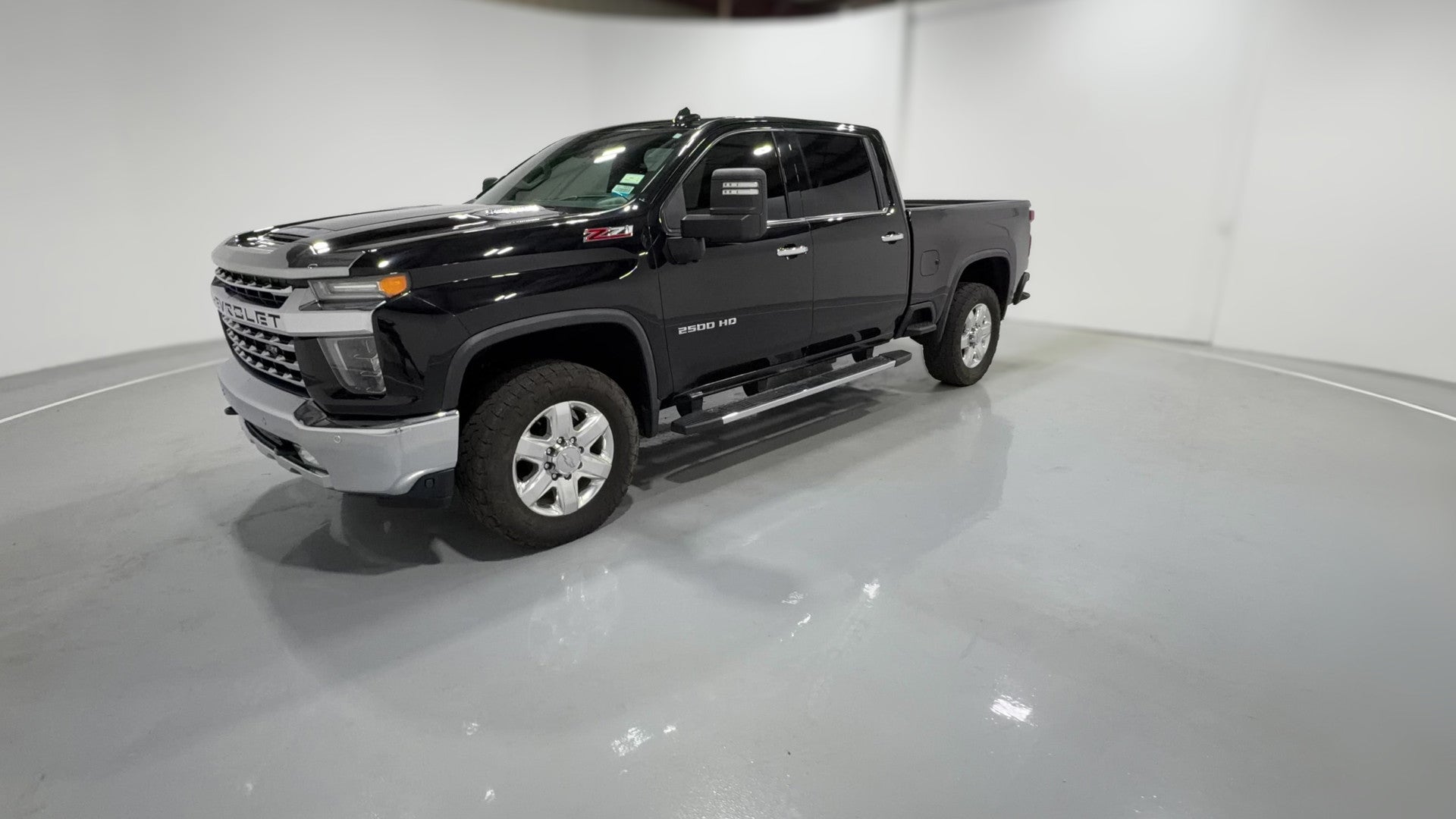 2020 Chevrolet Silverado 2500 HD Crew Cab vehicle photo