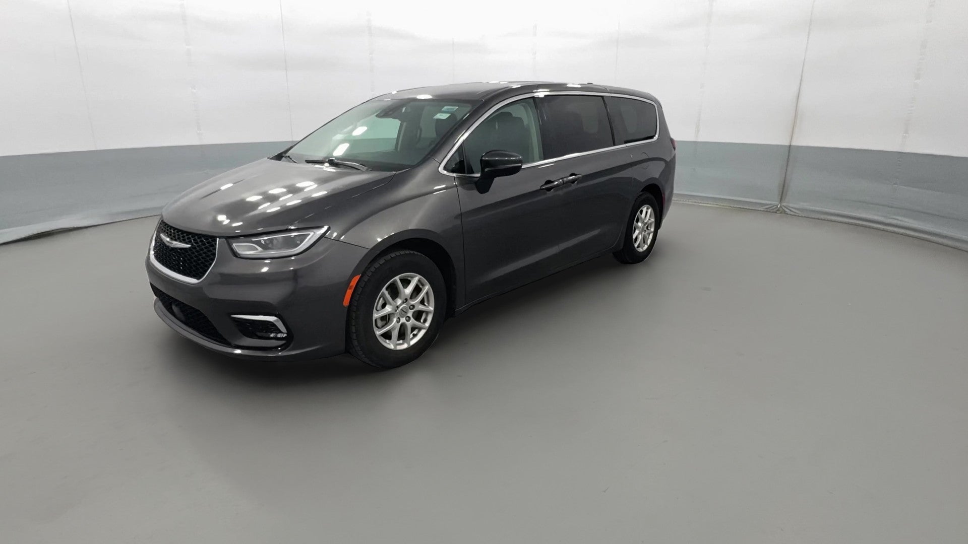 2023 Chrysler Pacifica vehicle photo