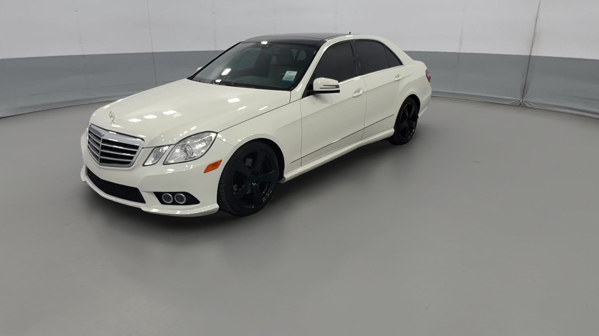 2010 Mercedes-Benz E-Class vehicle photo
