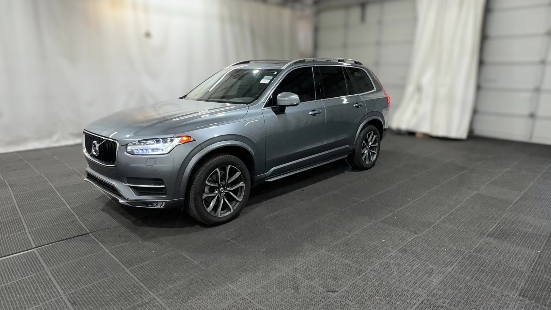 2017 Volvo XC90 vehicle photo