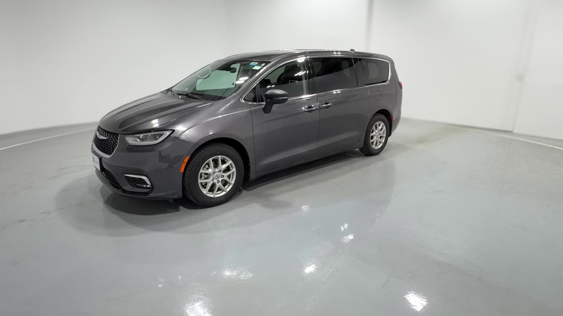 2023 Chrysler Pacifica vehicle photo