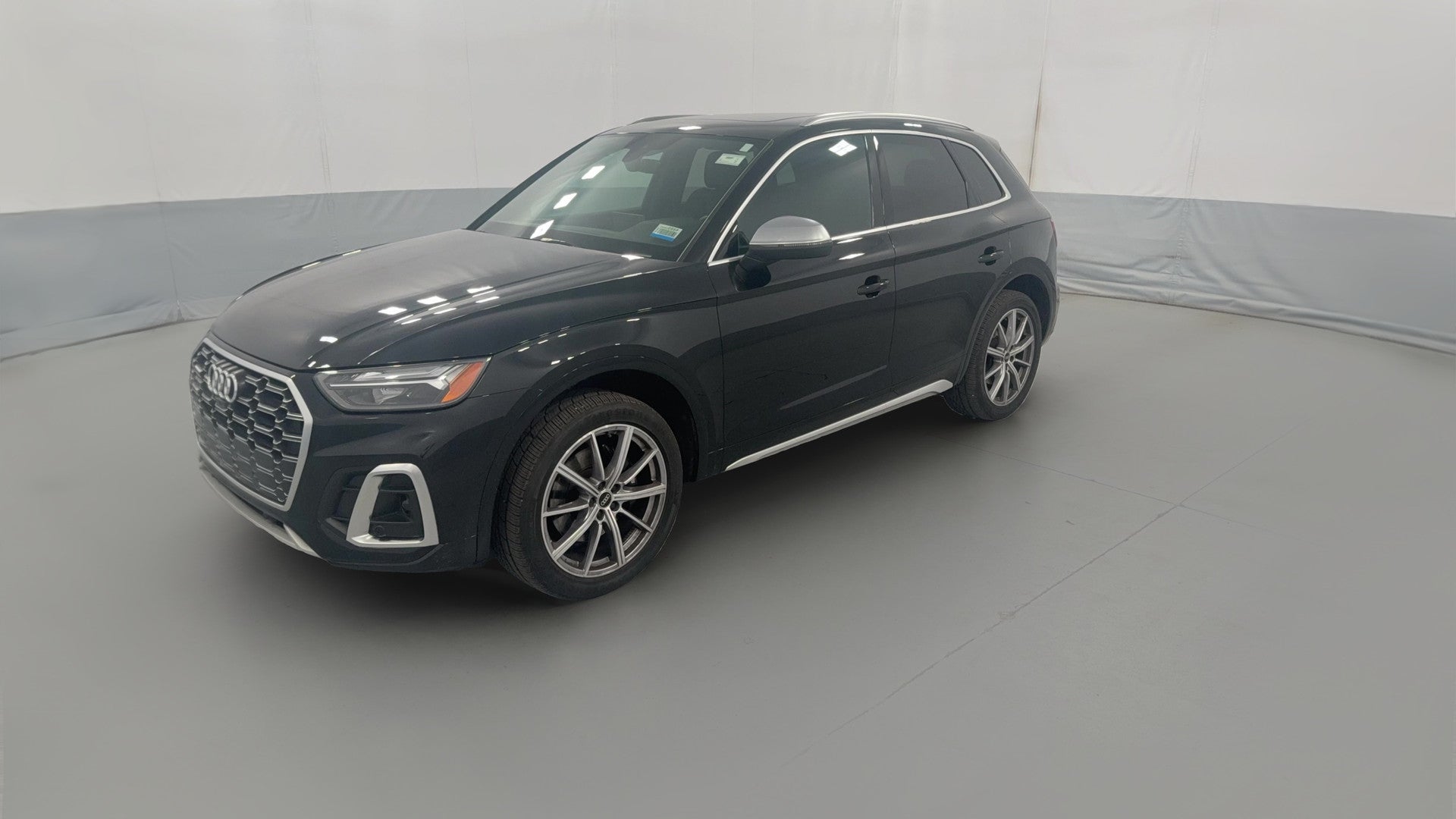 2022 Audi SQ5 vehicle photo