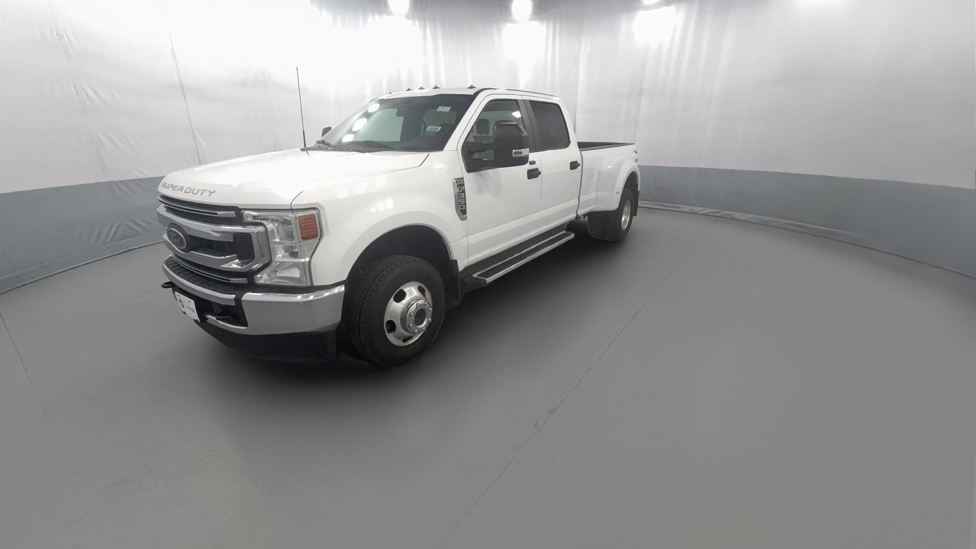 2022 Ford F350 Super Duty Crew Cab vehicle photo