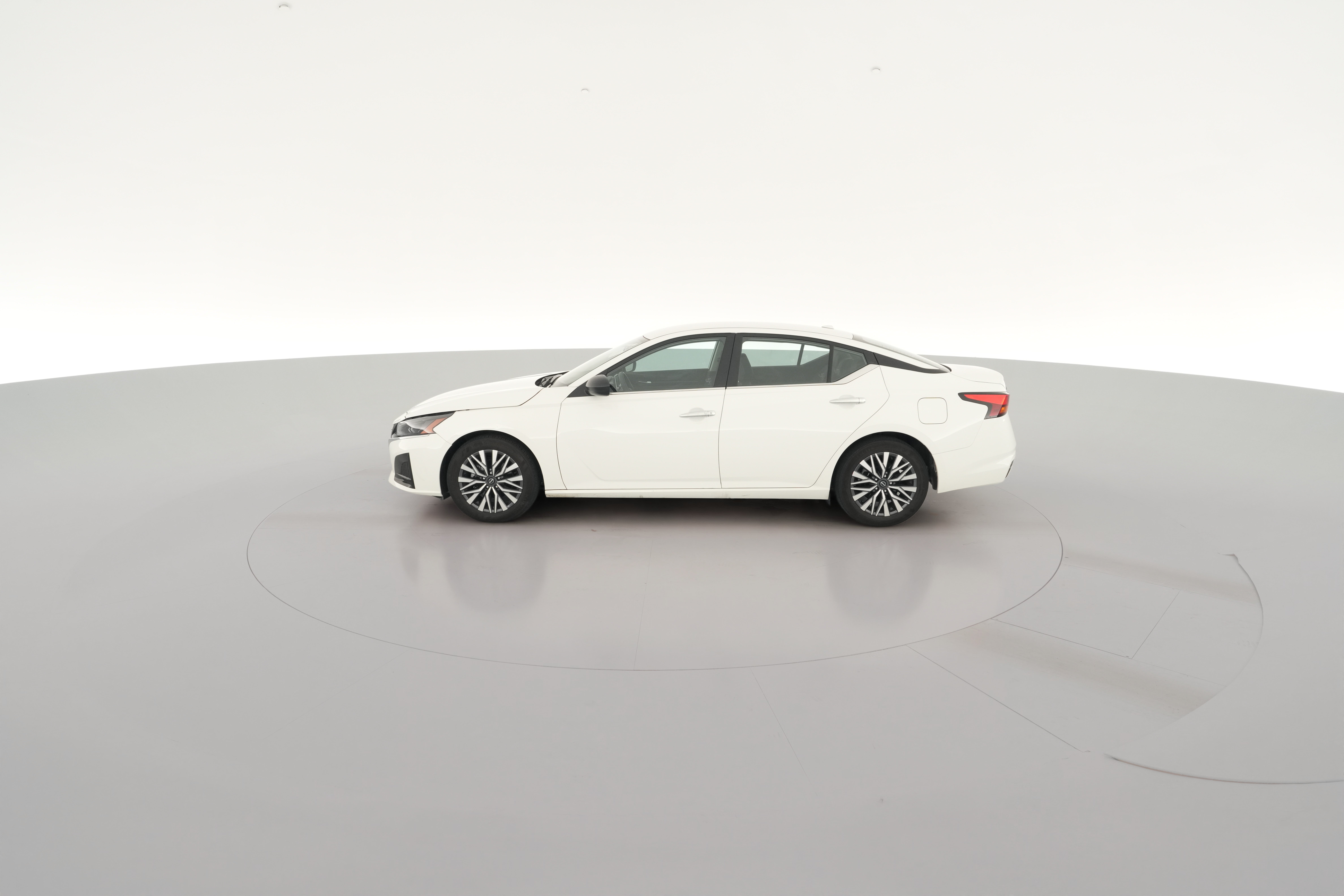 2025 Nissan Altima SV - Photo 24