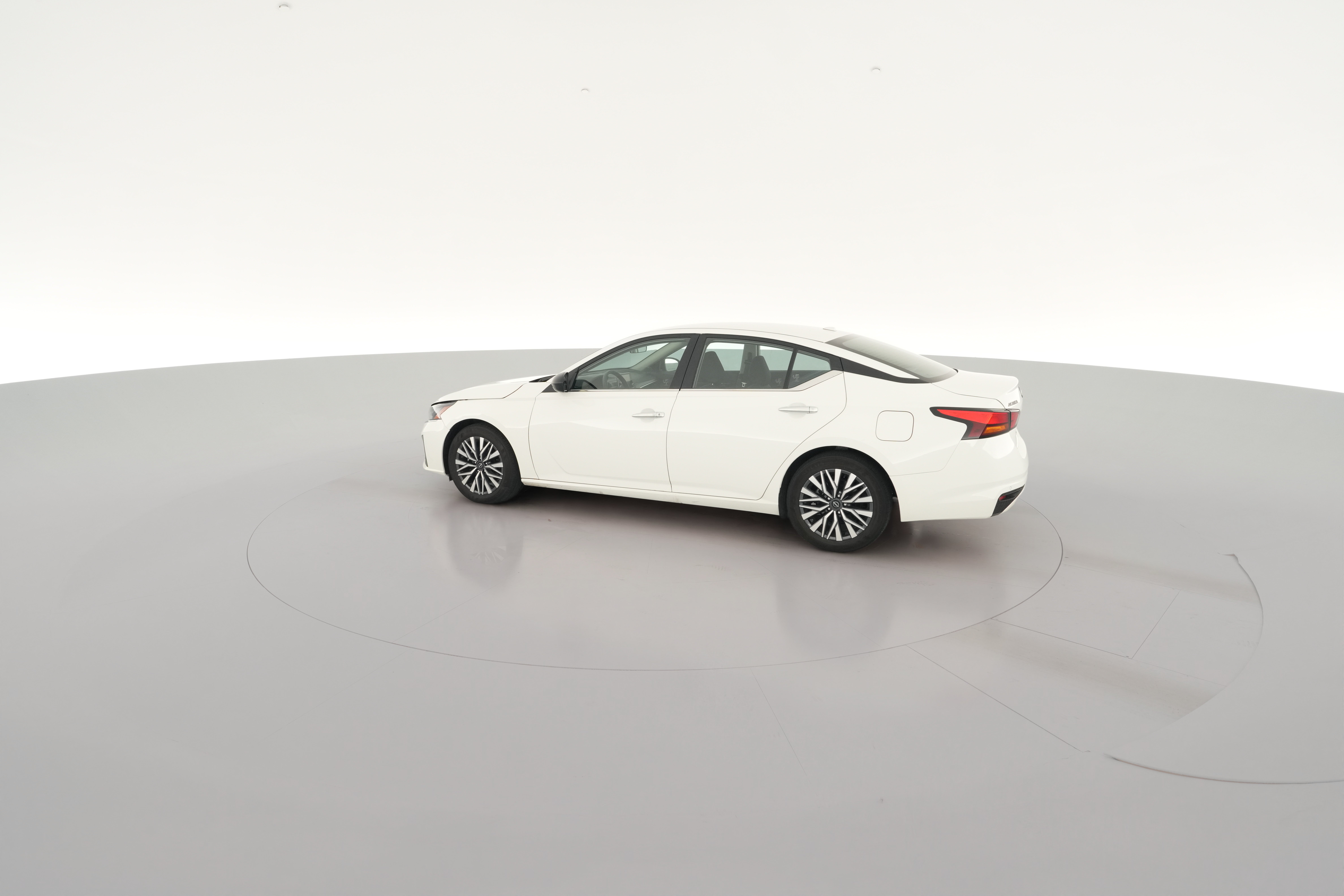 2025 Nissan Altima SV - Photo 25