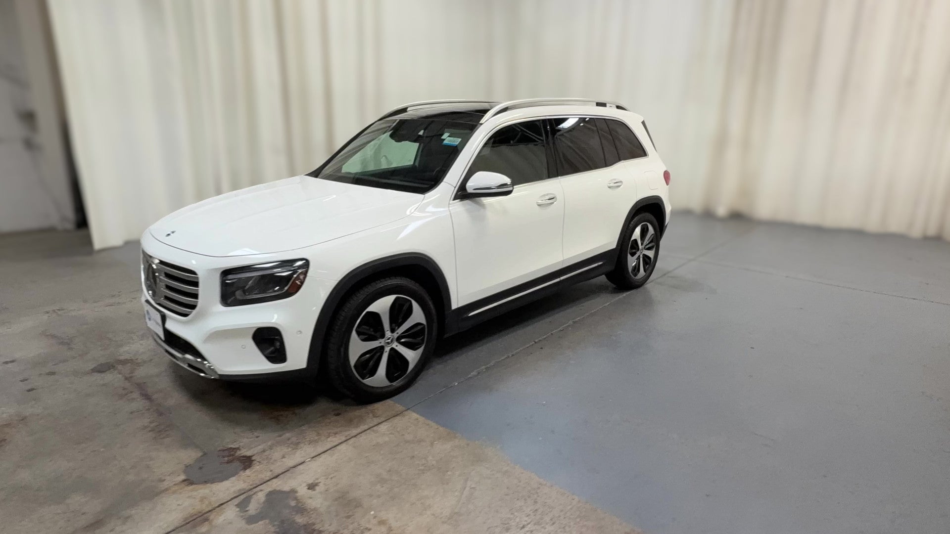 2025 Mercedes-Benz GLB vehicle photo