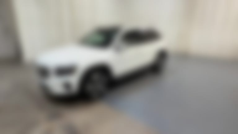 2025 Mercedes-Benz GLB vehicle photo