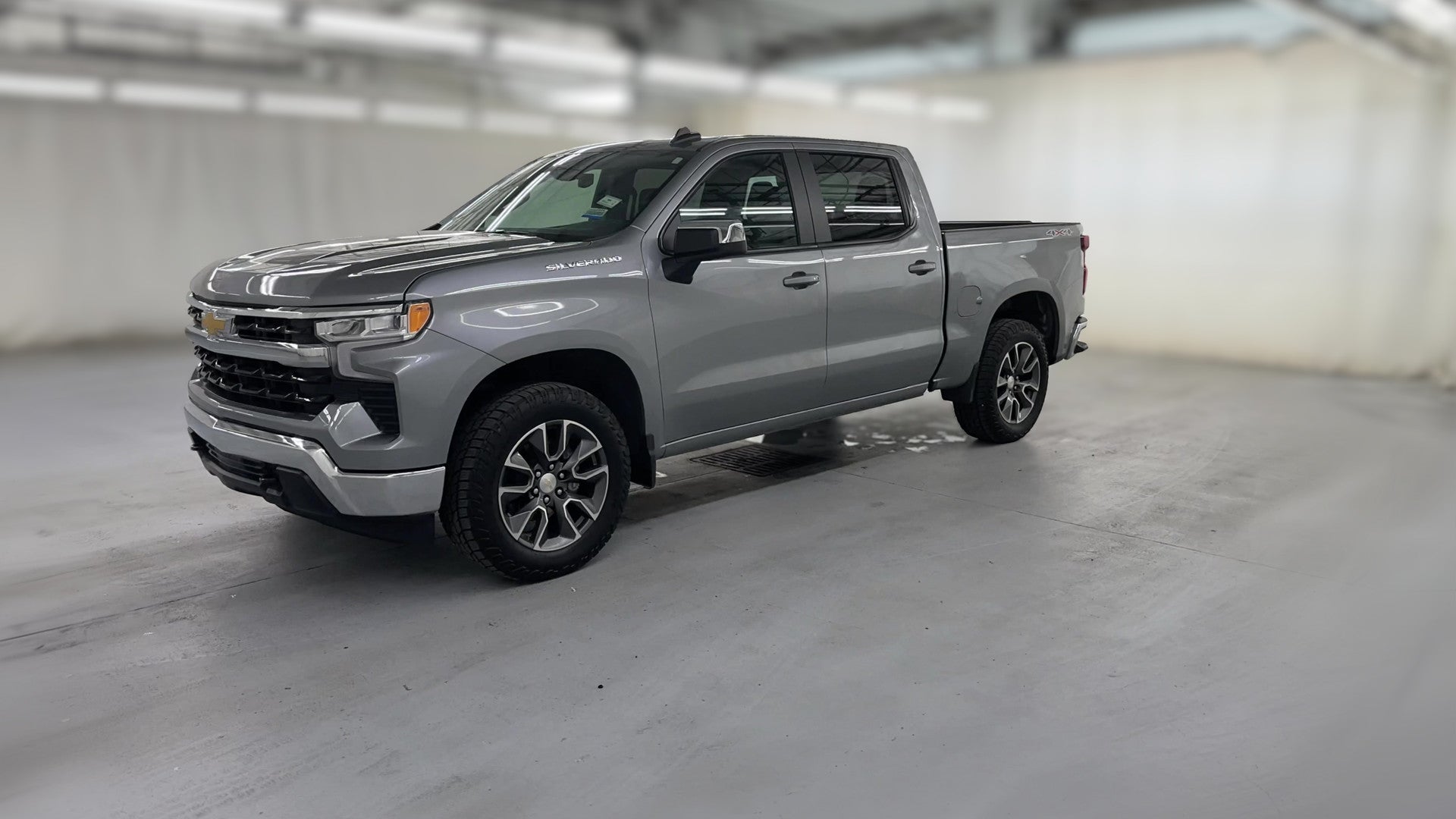 2024 Chevrolet Silverado 1500 Crew Cab vehicle photo