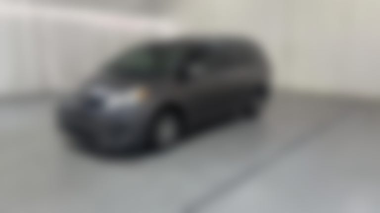 2019 Toyota Sienna vehicle photo