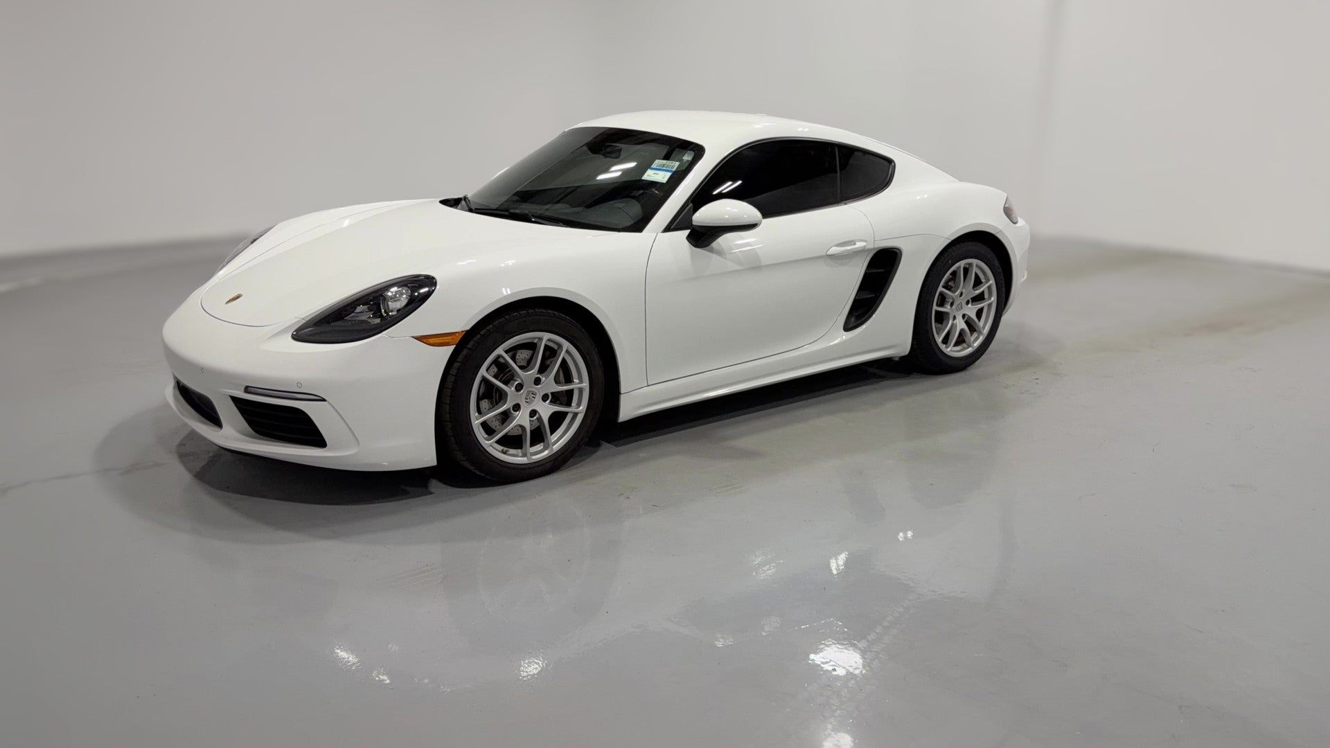 2018 Porsche 718 Cayman vehicle photo