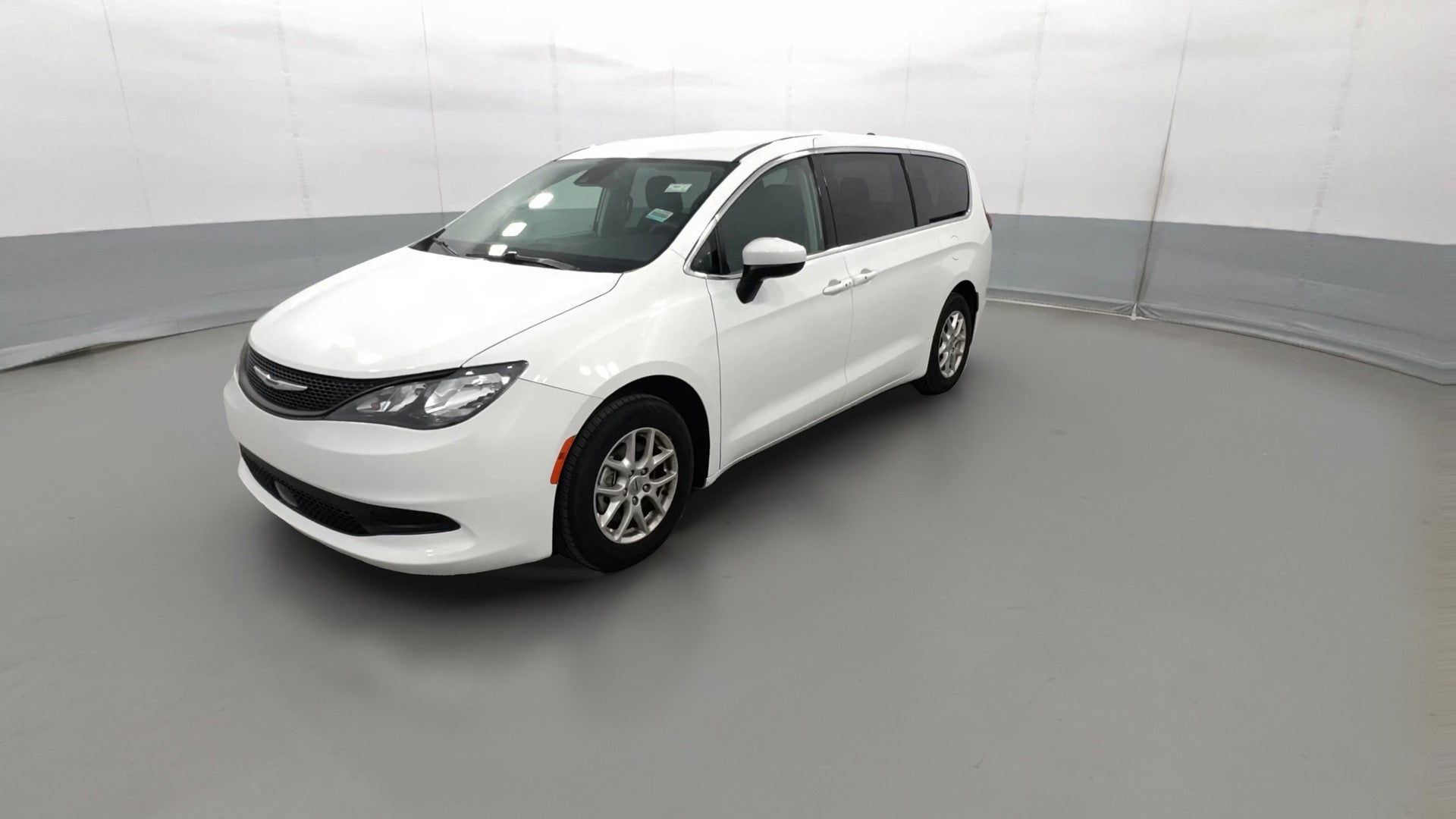 2023 Chrysler Voyager vehicle photo