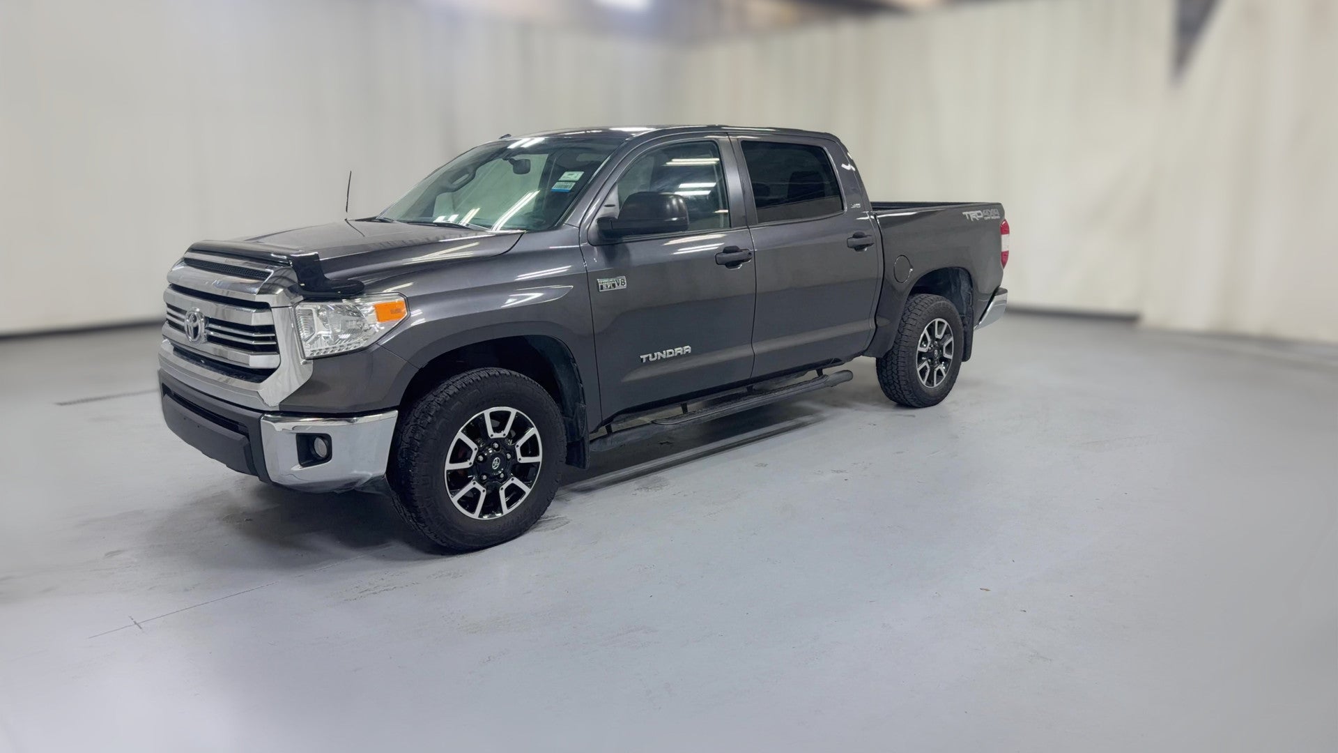 2016 Toyota Tundra CrewMax vehicle photo
