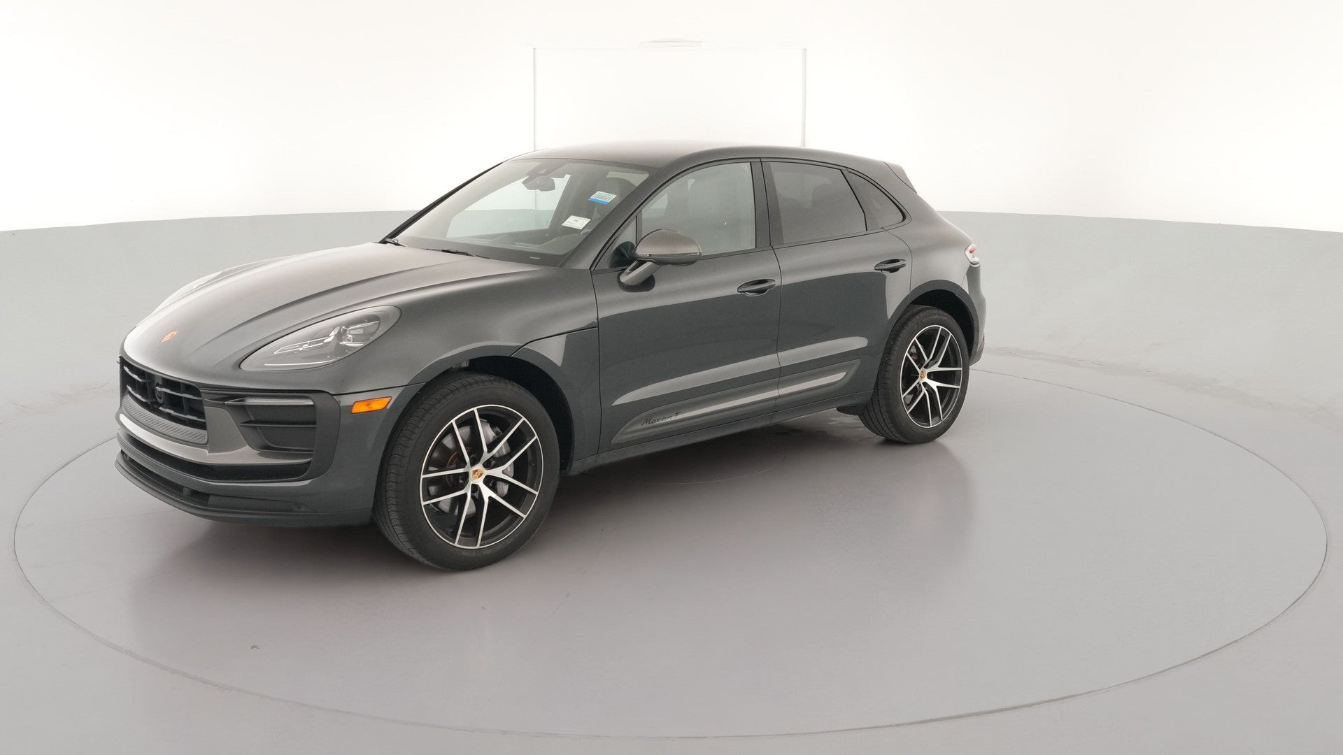 2023 Porsche Macan vehicle photo