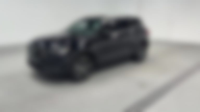 2024 Volvo XC40 vehicle photo