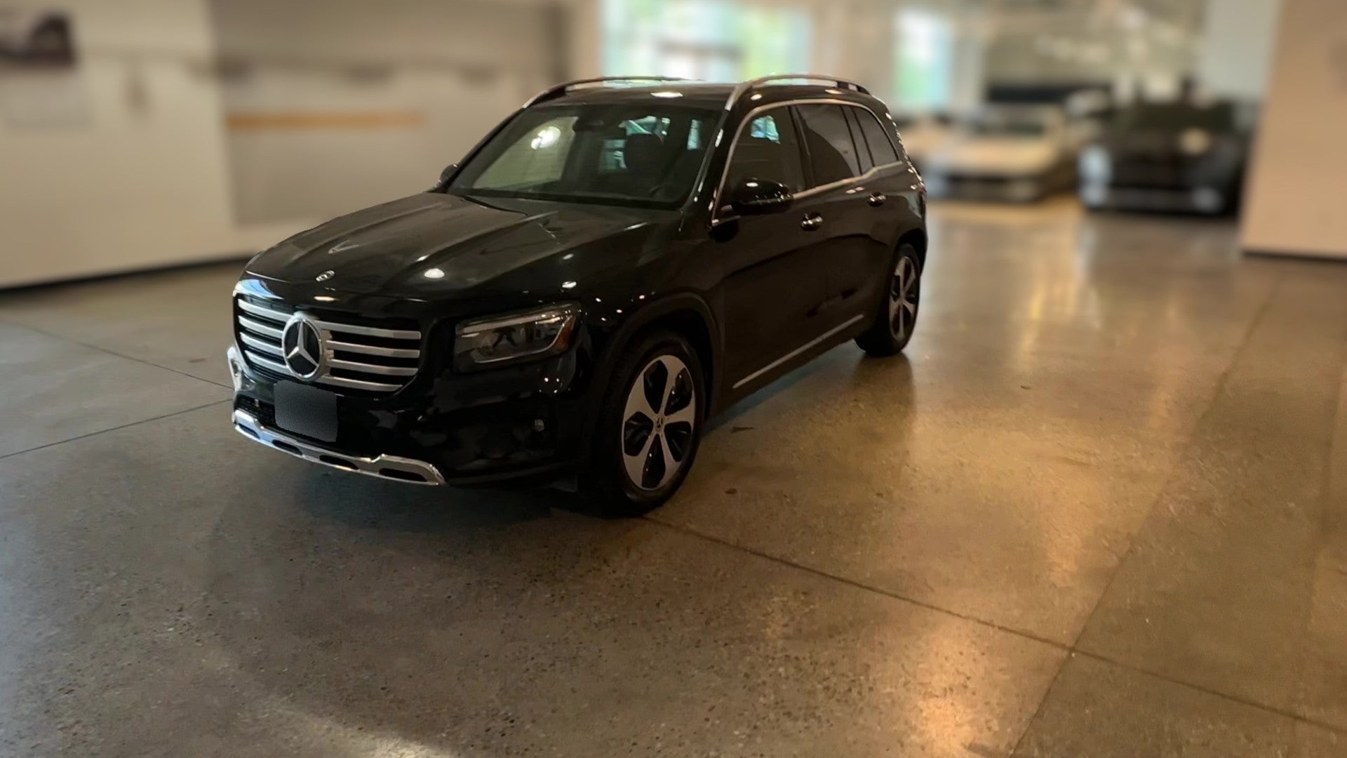 2025 Mercedes-Benz GLB vehicle photo