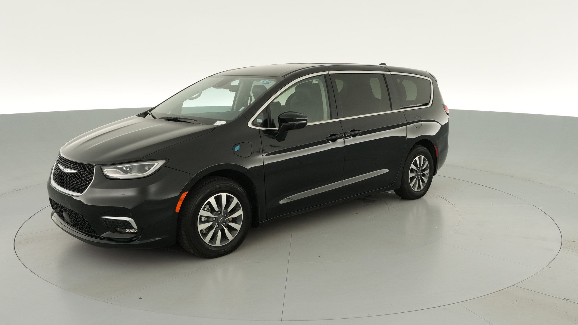 2024 Chrysler Pacifica Hybrid vehicle photo