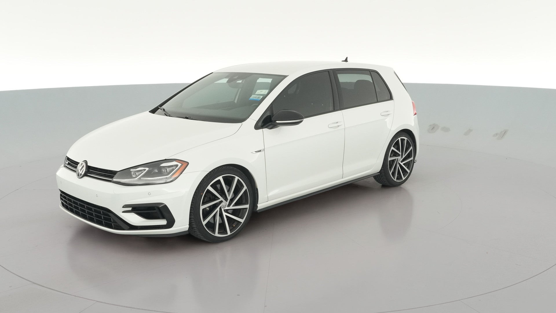 2018 Volkswagen Golf R vehicle photo