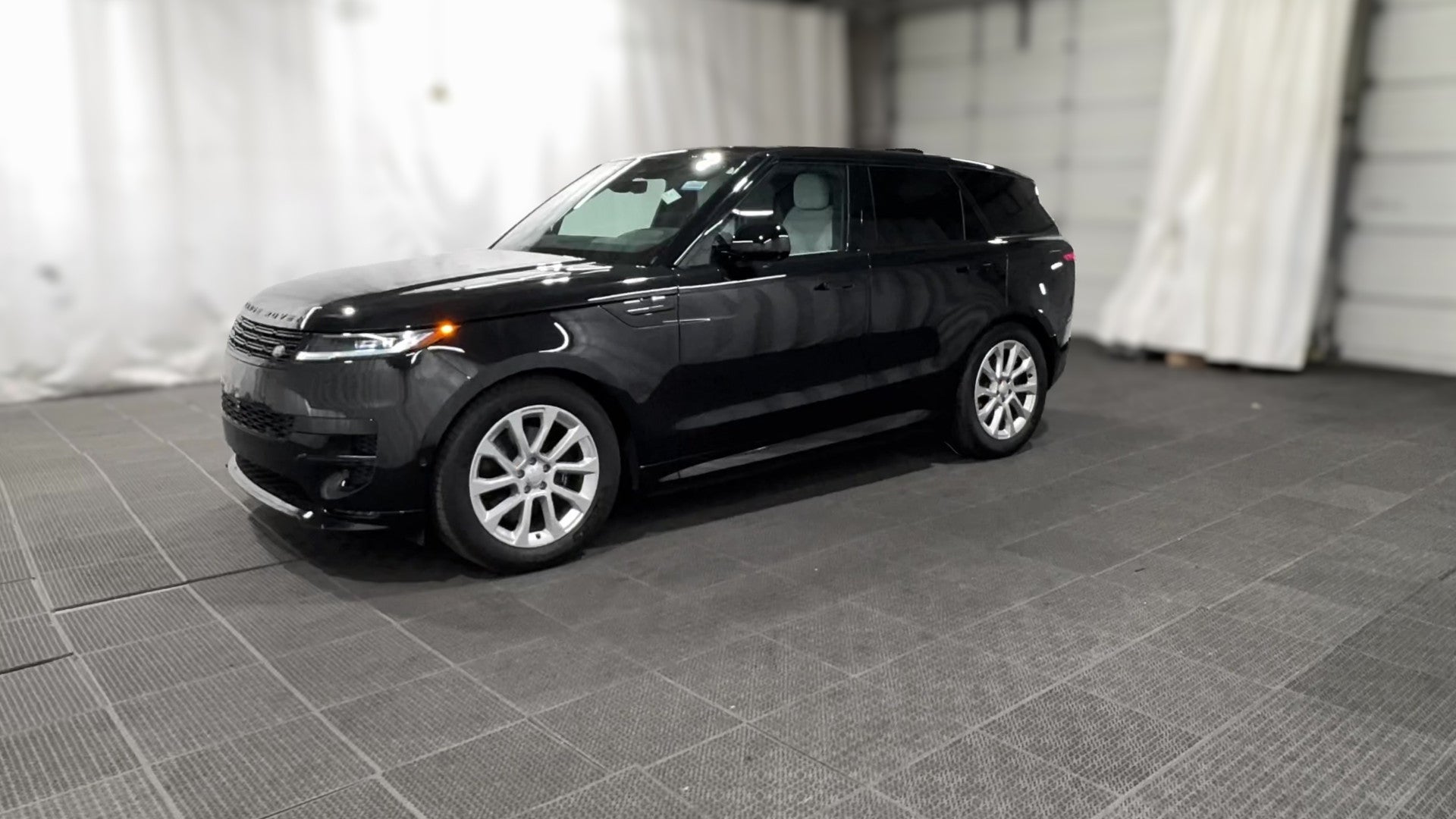 2024 Land Rover Range Rover Sport vehicle photo