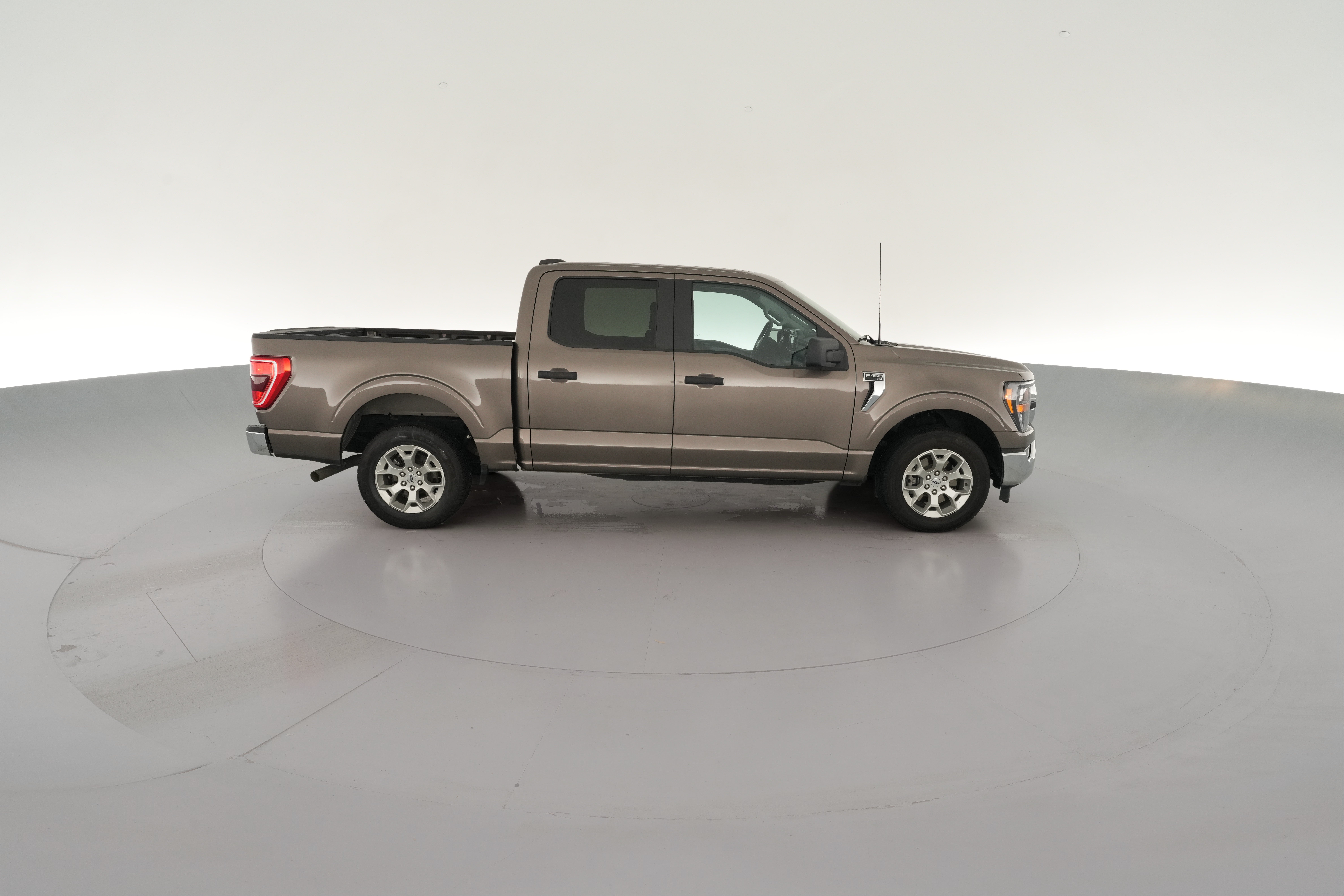 2023 Ford F-150 XLT - Photo 29