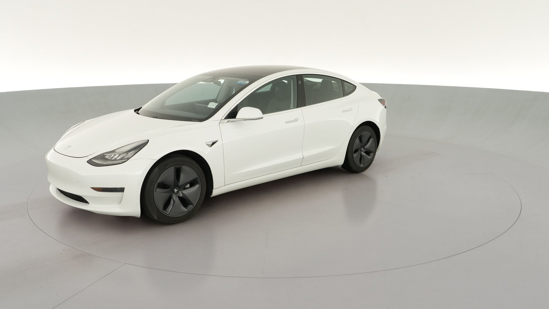 2019 Tesla Model 3 vehicle photo
