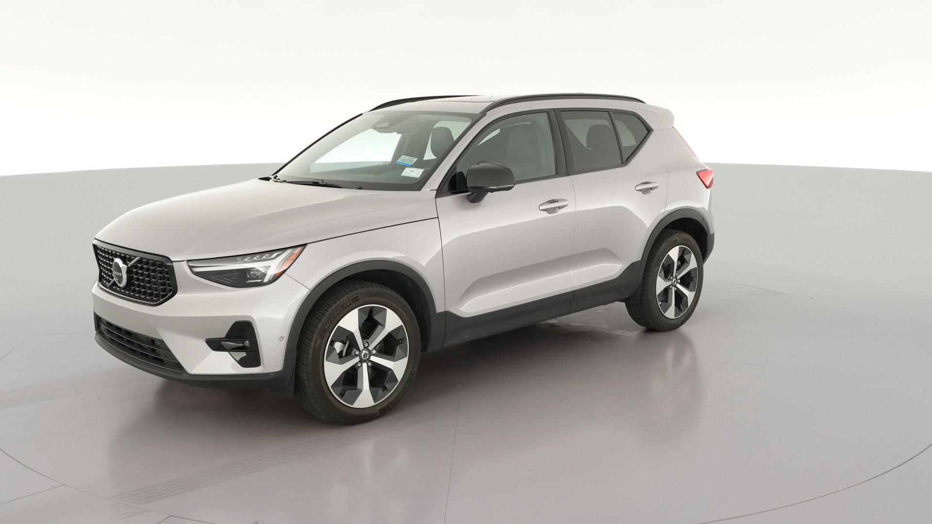 2026 Volvo XC40 vehicle photo