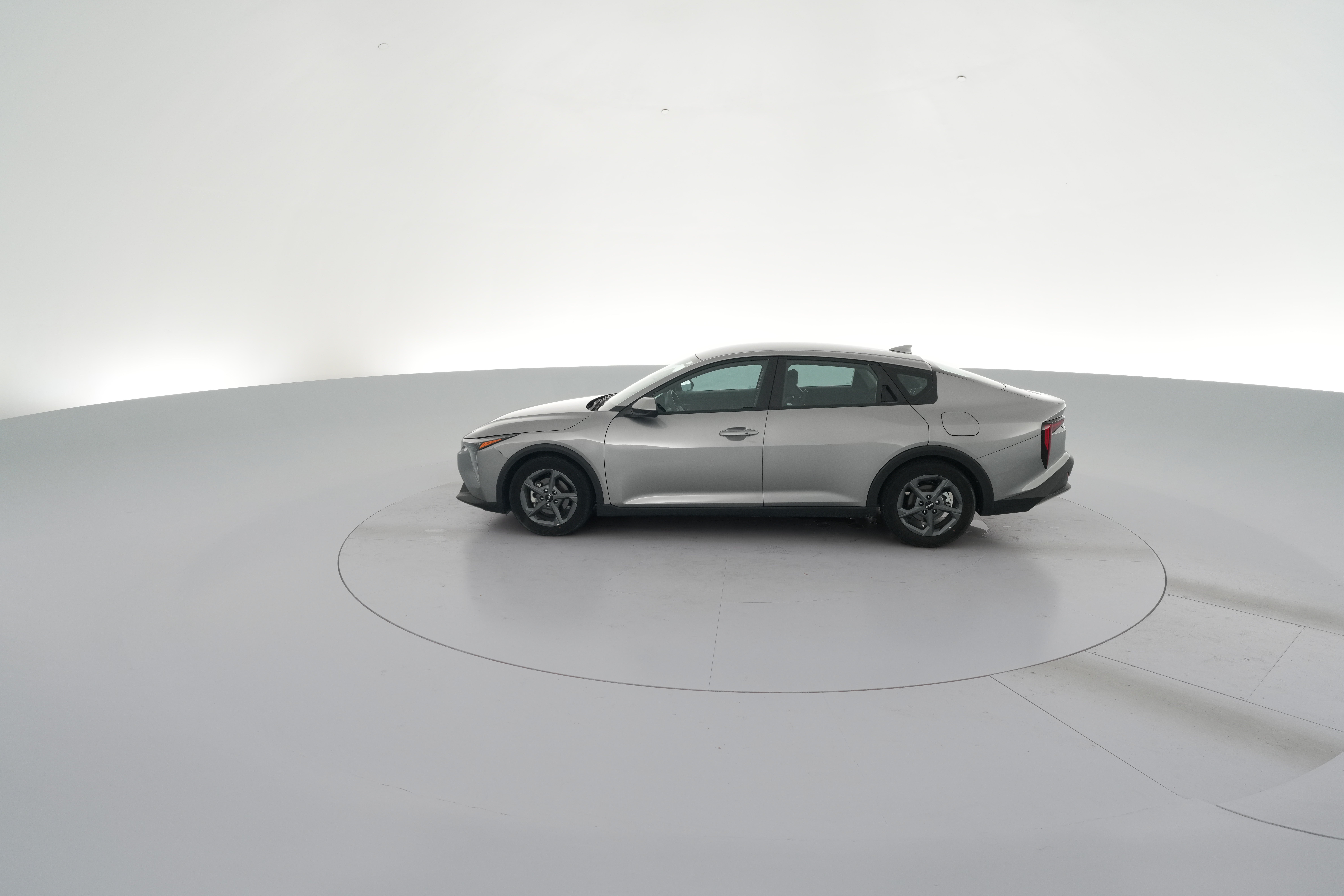 2025 Kia K4 LXS - Photo 27