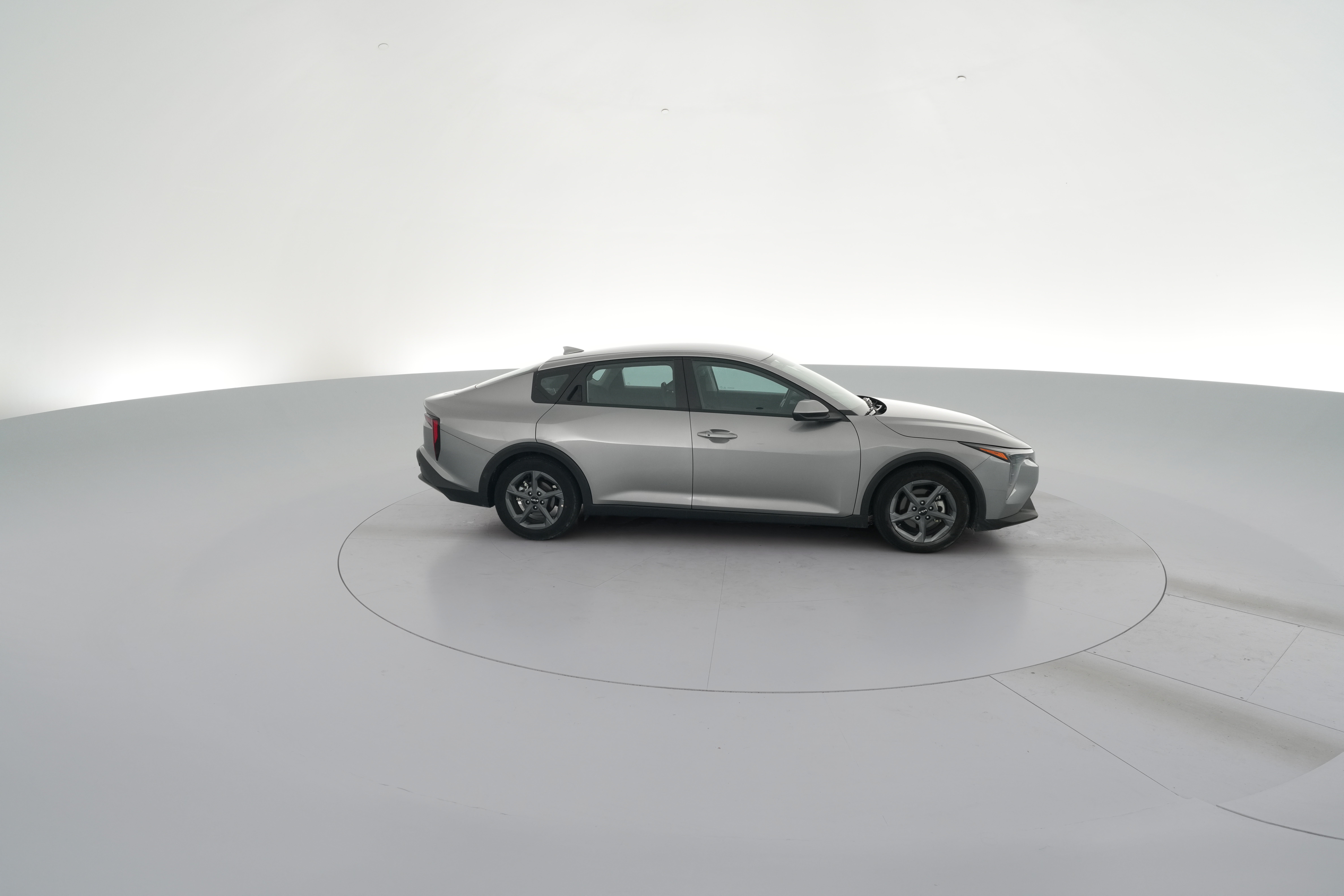 2025 Kia K4 LXS - Photo 35
