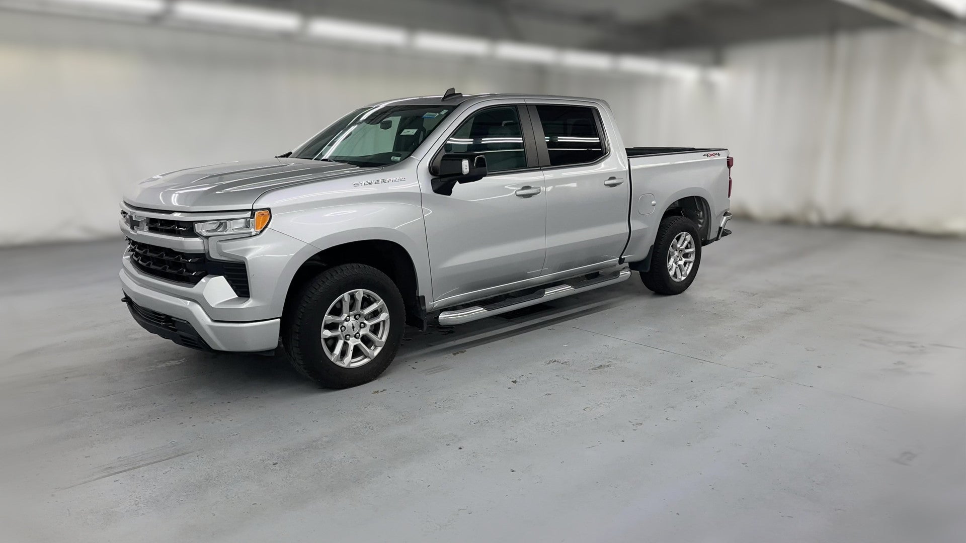 2022 Chevrolet Silverado 1500 Crew Cab vehicle photo