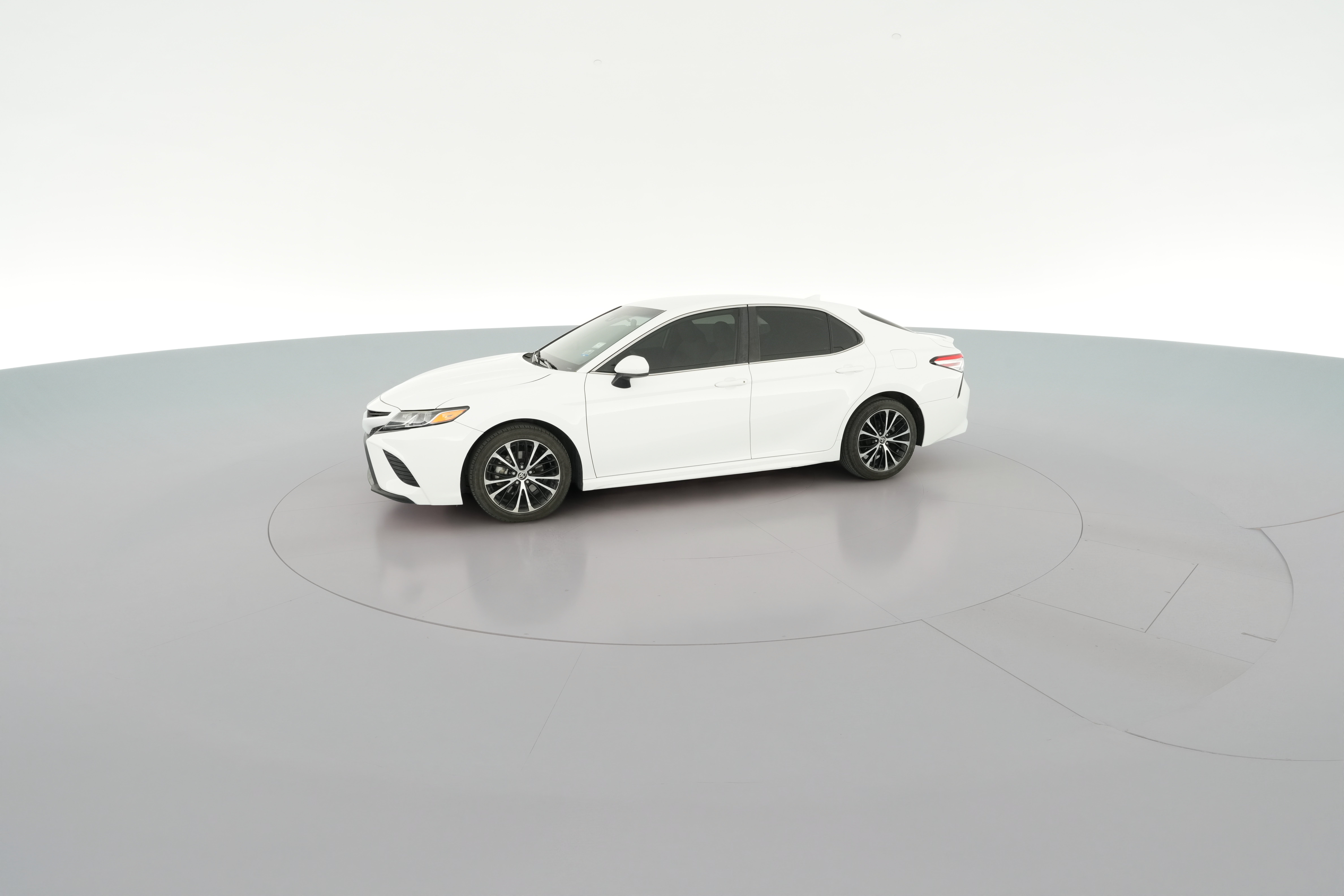 2020 Toyota Camry SE - Photo 24