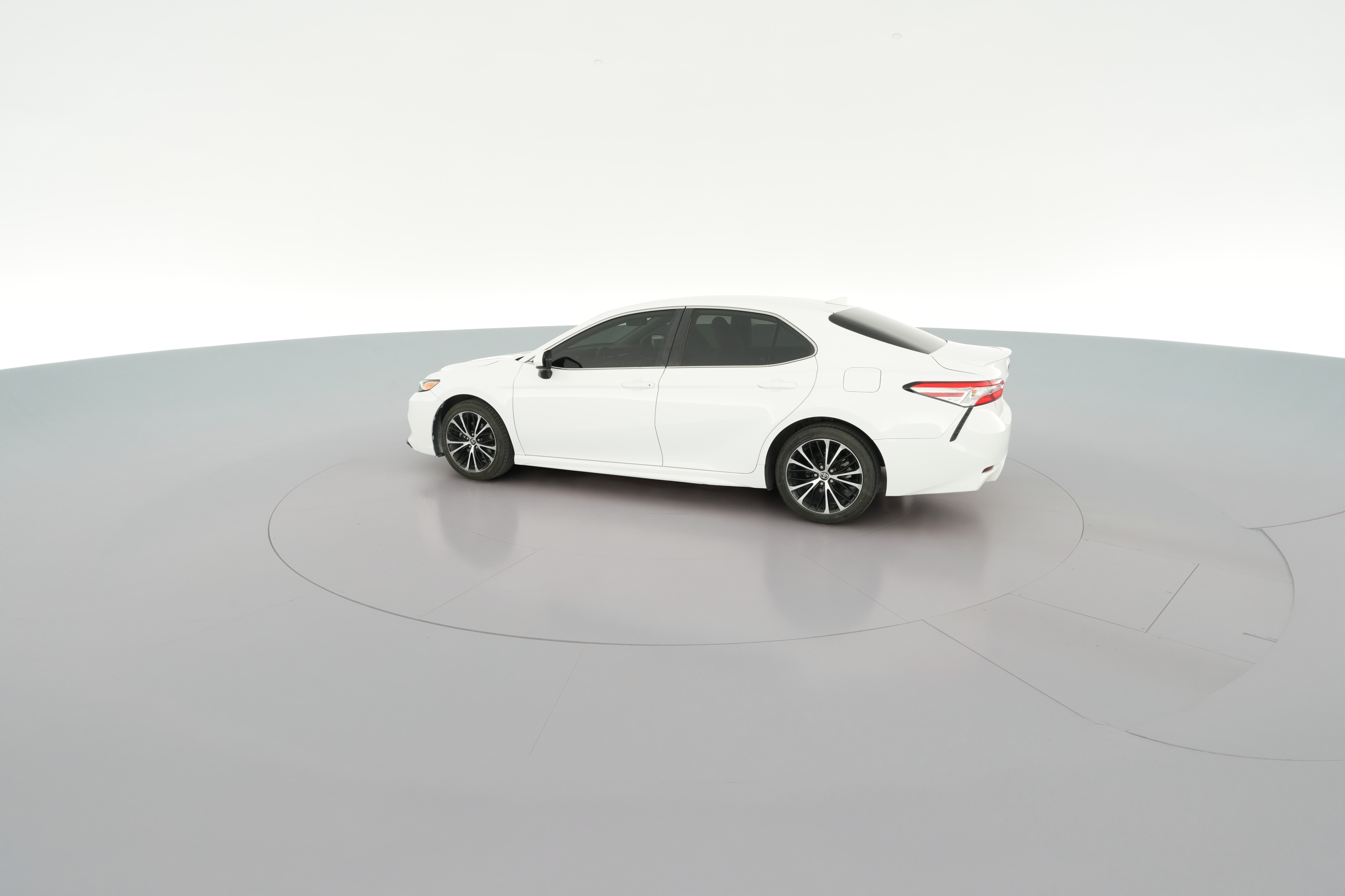 2020 Toyota Camry SE - Photo 26