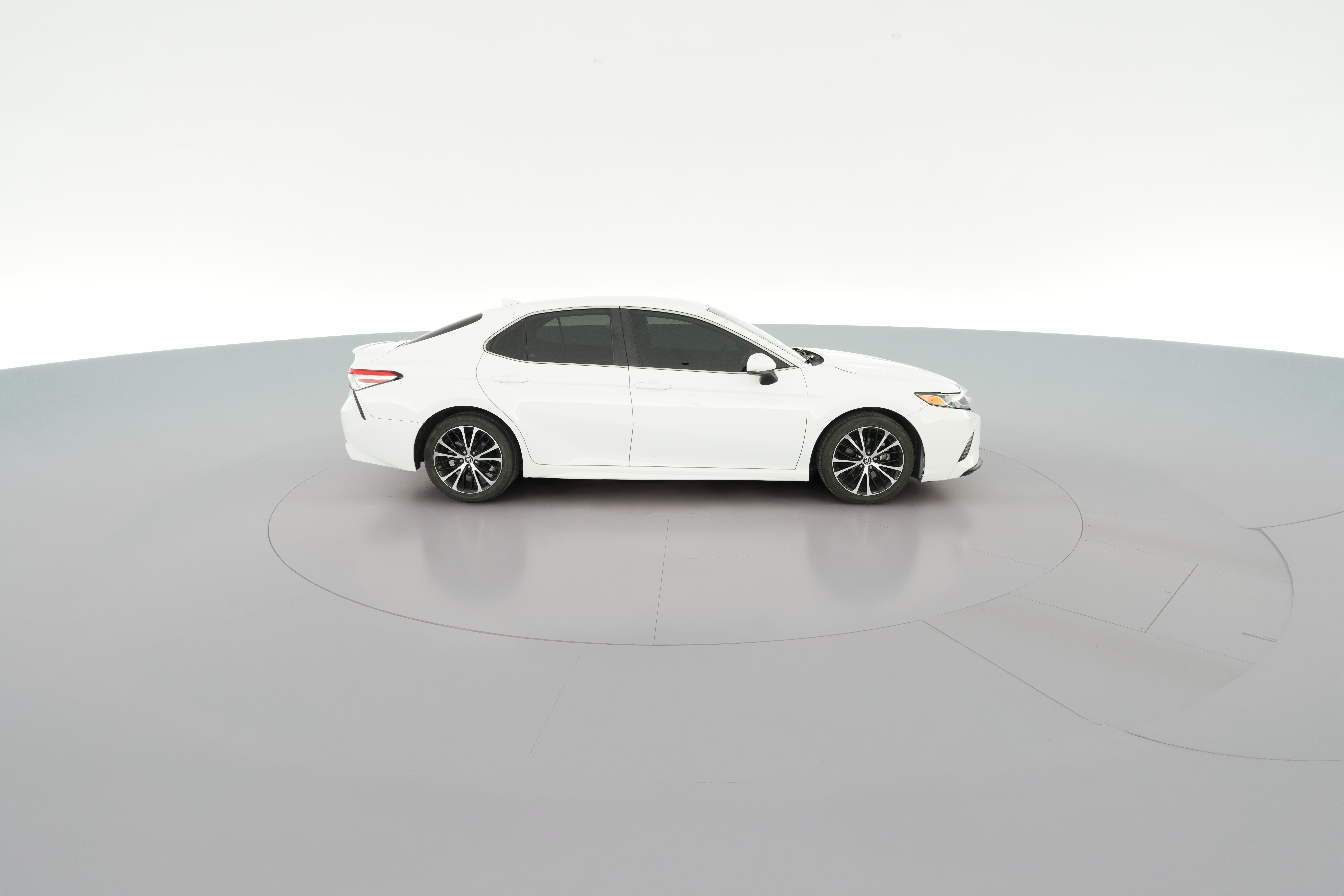 2020 Toyota Camry SE - Photo 33