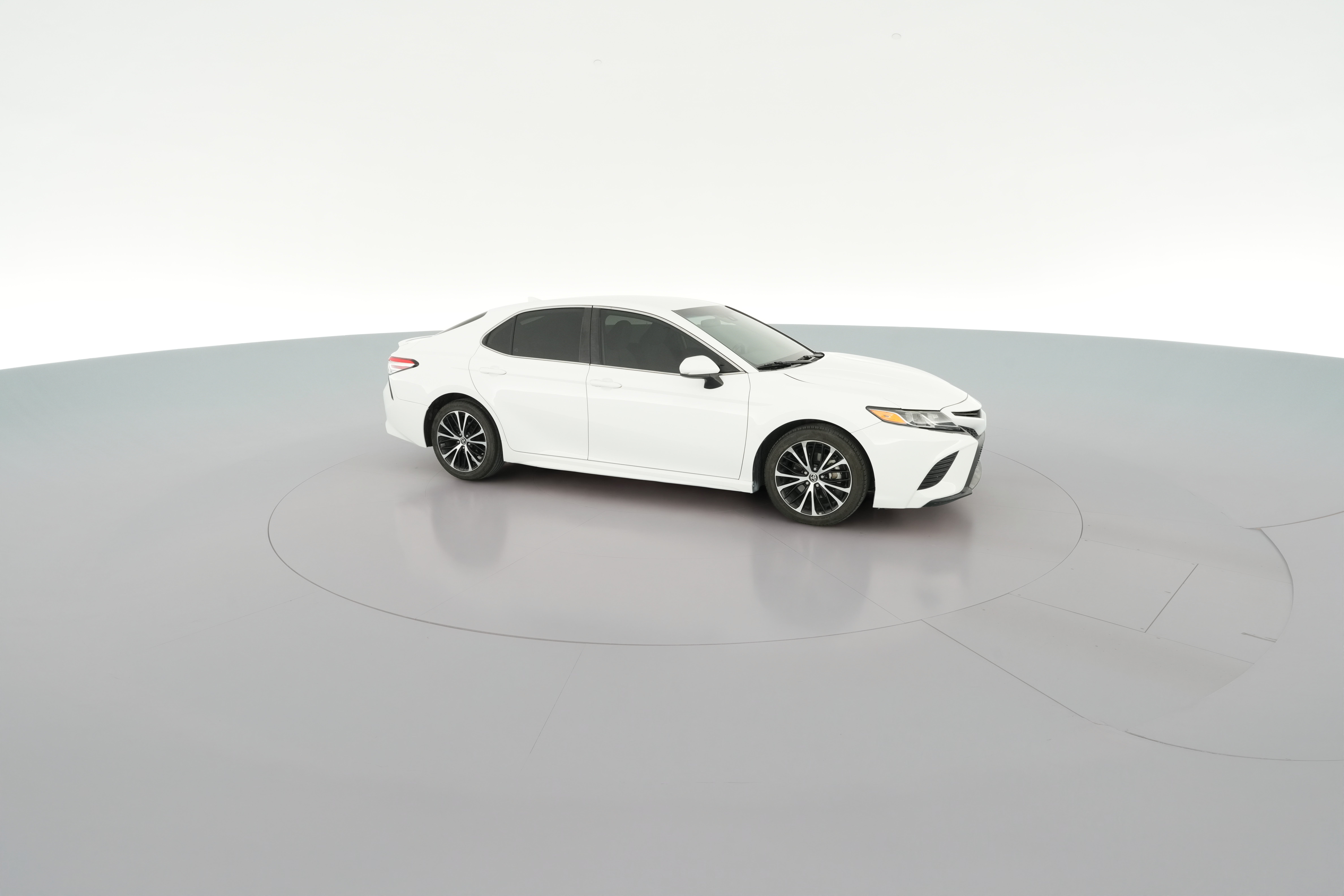 2020 Toyota Camry SE - Photo 34
