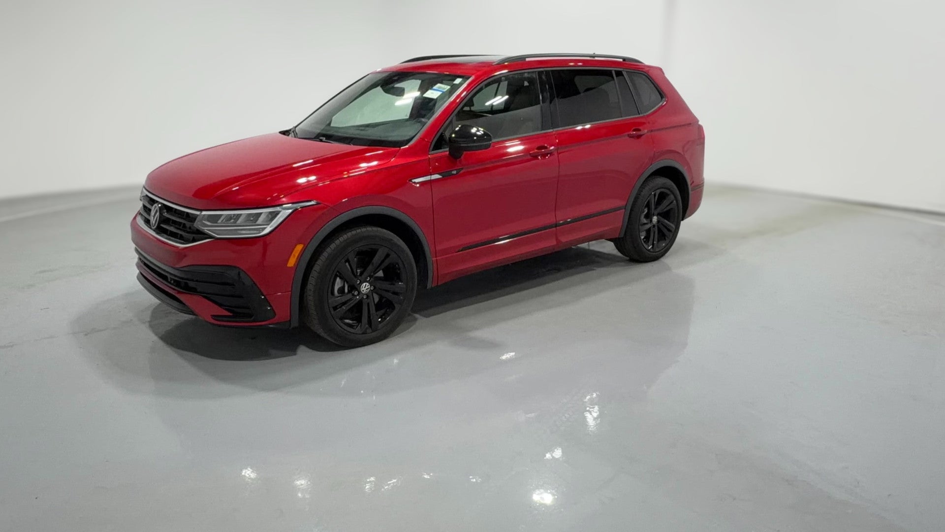 2024 Volkswagen Tiguan vehicle photo