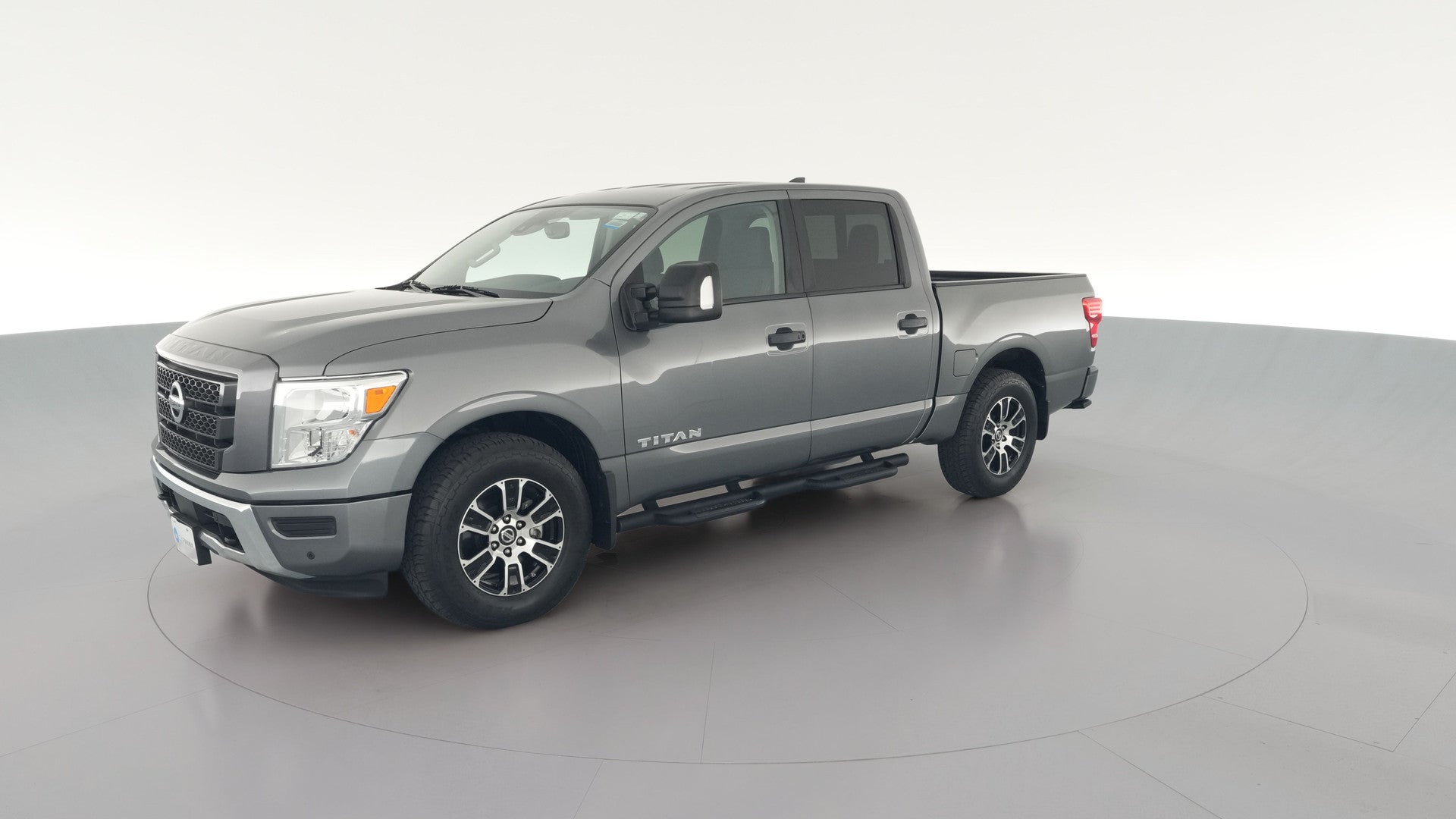 2022 Nissan Titan Crew Cab vehicle photo