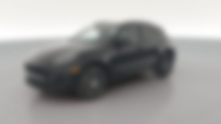2025 Porsche Macan vehicle photo