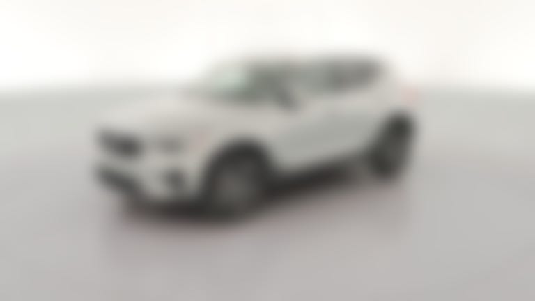 2025 Volvo XC40 vehicle photo