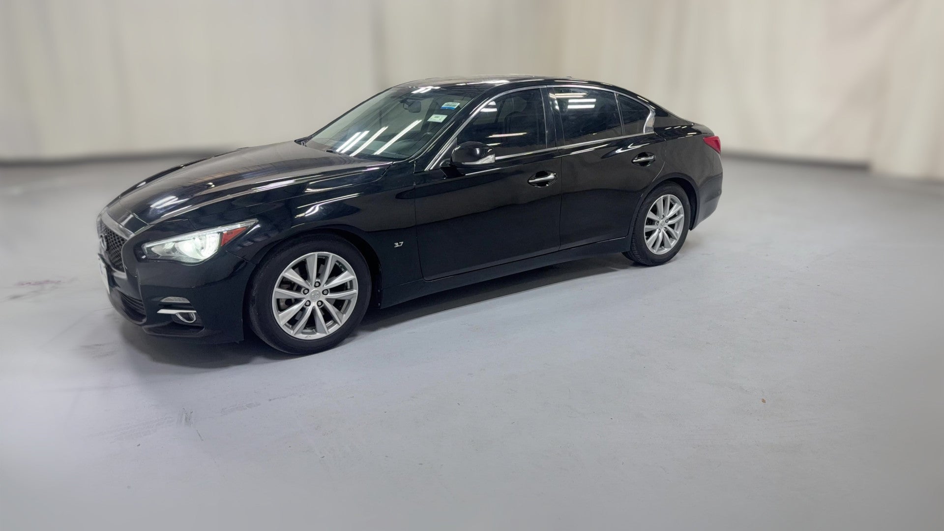 2014 INFINITI Q50 vehicle photo