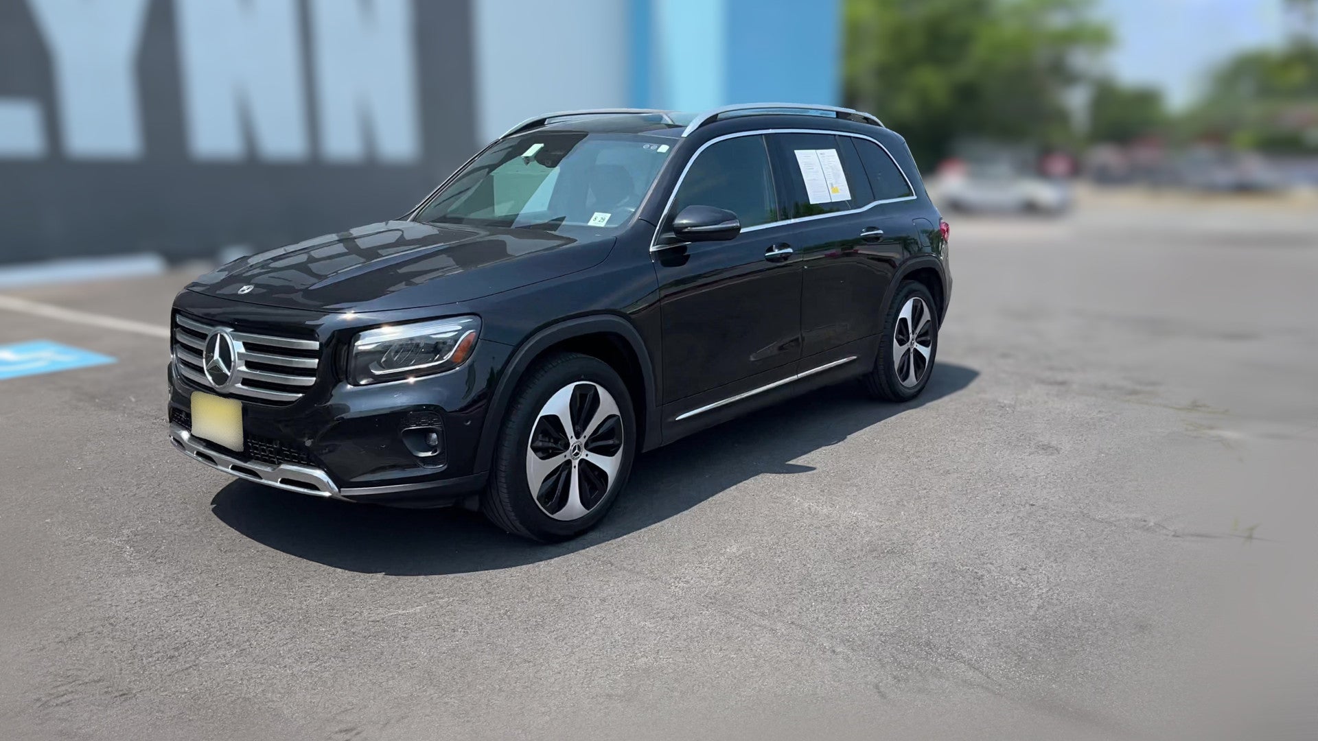 2025 Mercedes-Benz GLB vehicle photo