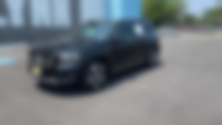2025 Mercedes-Benz GLB vehicle photo