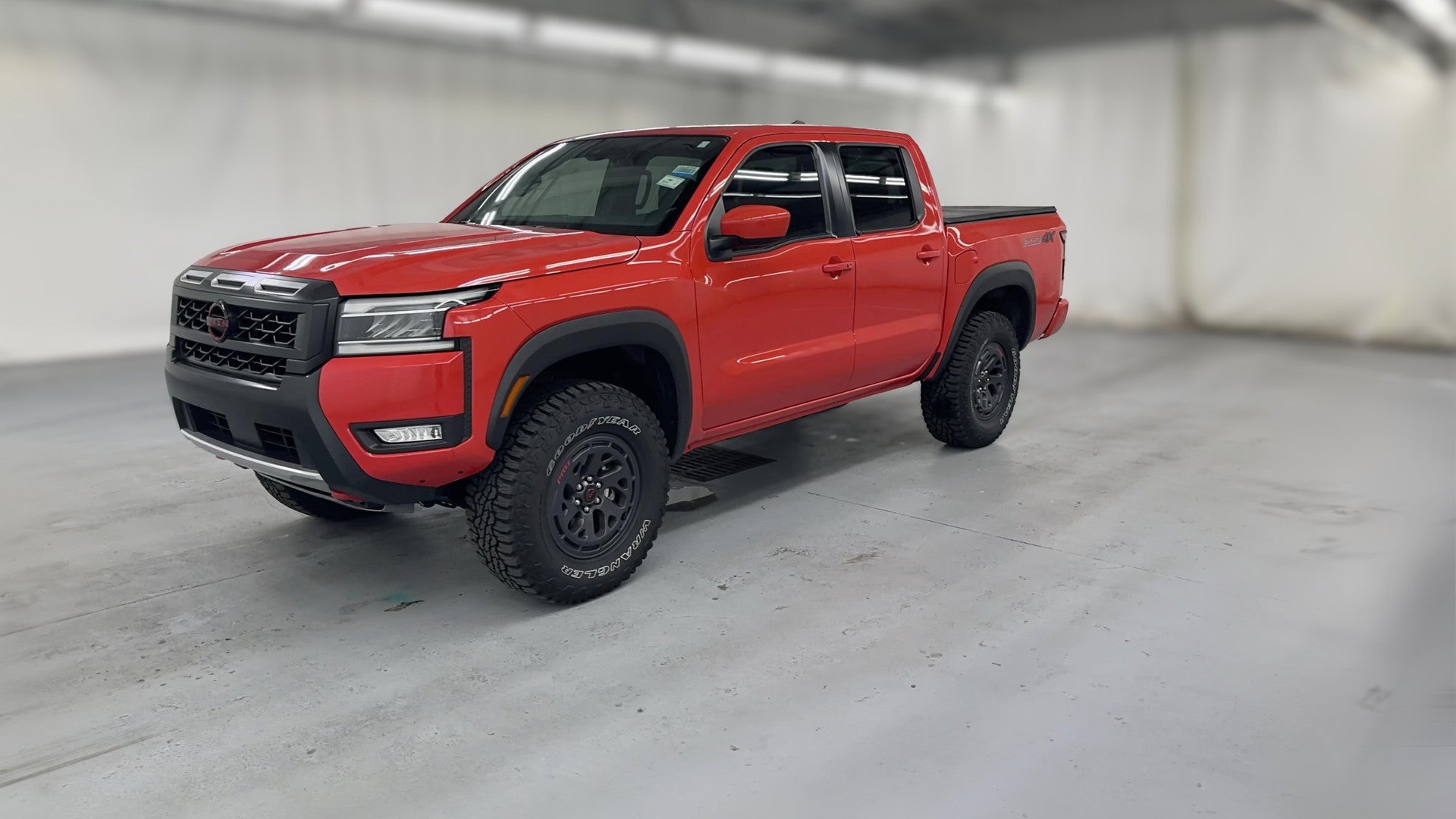 2025 Nissan Frontier Crew Cab vehicle photo