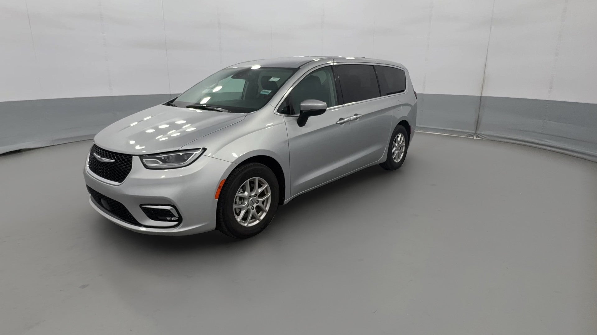 2023 Chrysler Pacifica vehicle photo