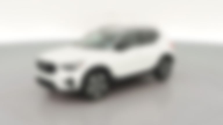 2026 Volvo XC40 vehicle photo