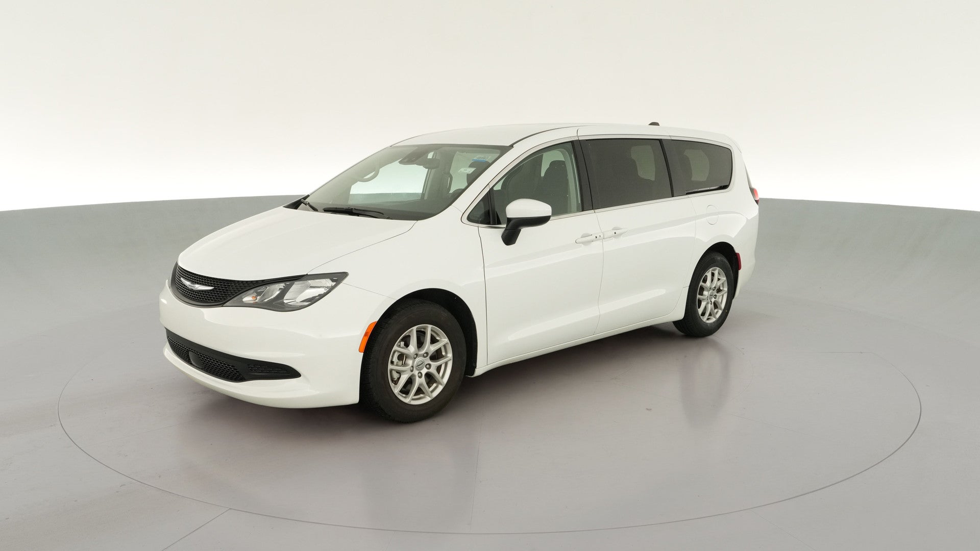 2023 Chrysler Voyager vehicle photo