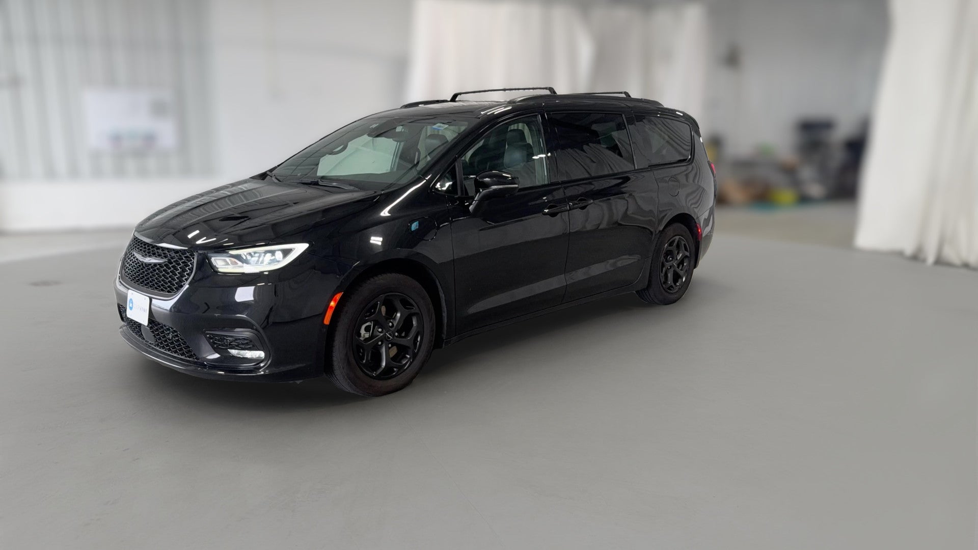 2024 Chrysler Pacifica Hybrid vehicle photo