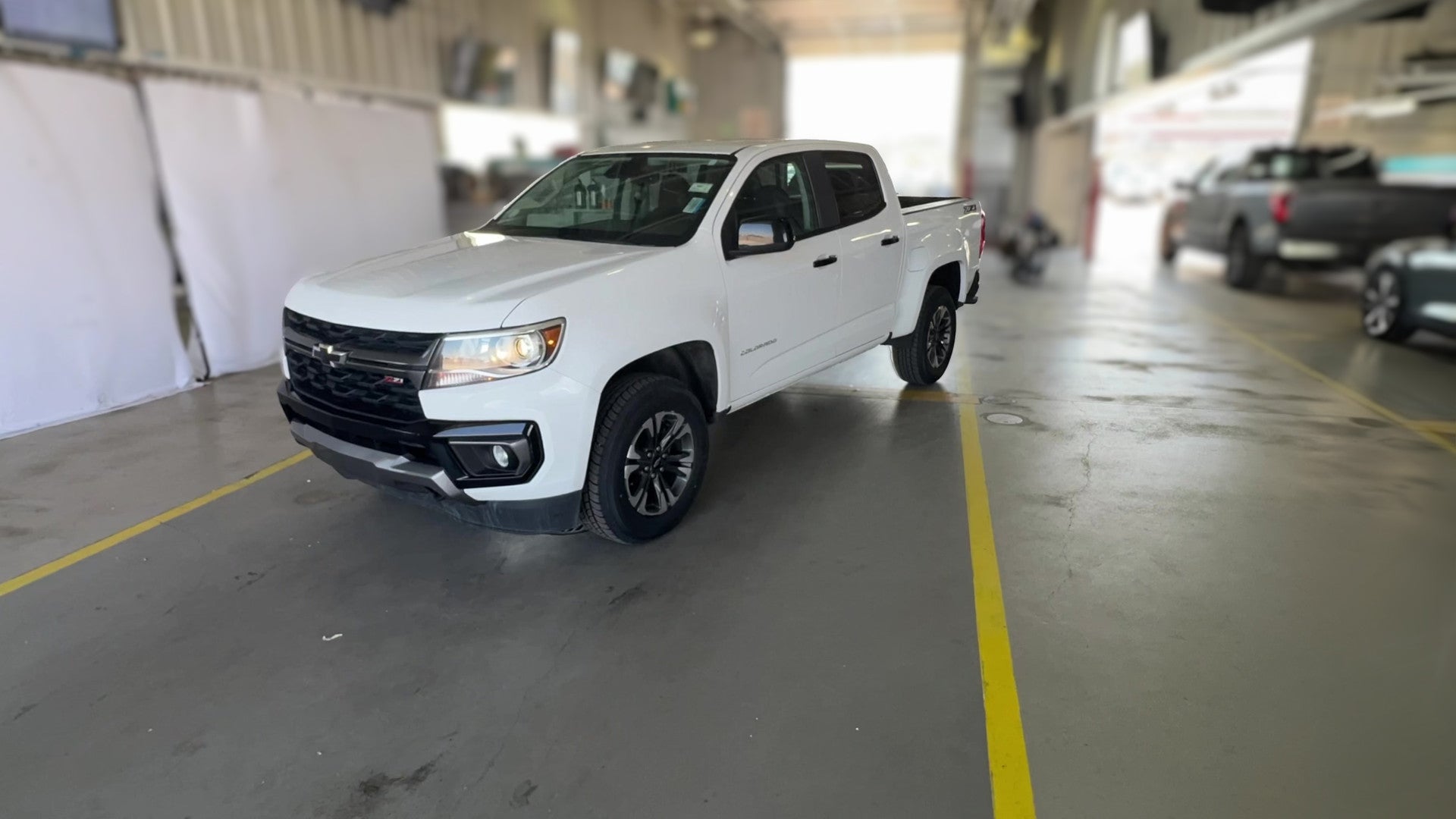 2022 Chevrolet Colorado Crew Cab vehicle photo