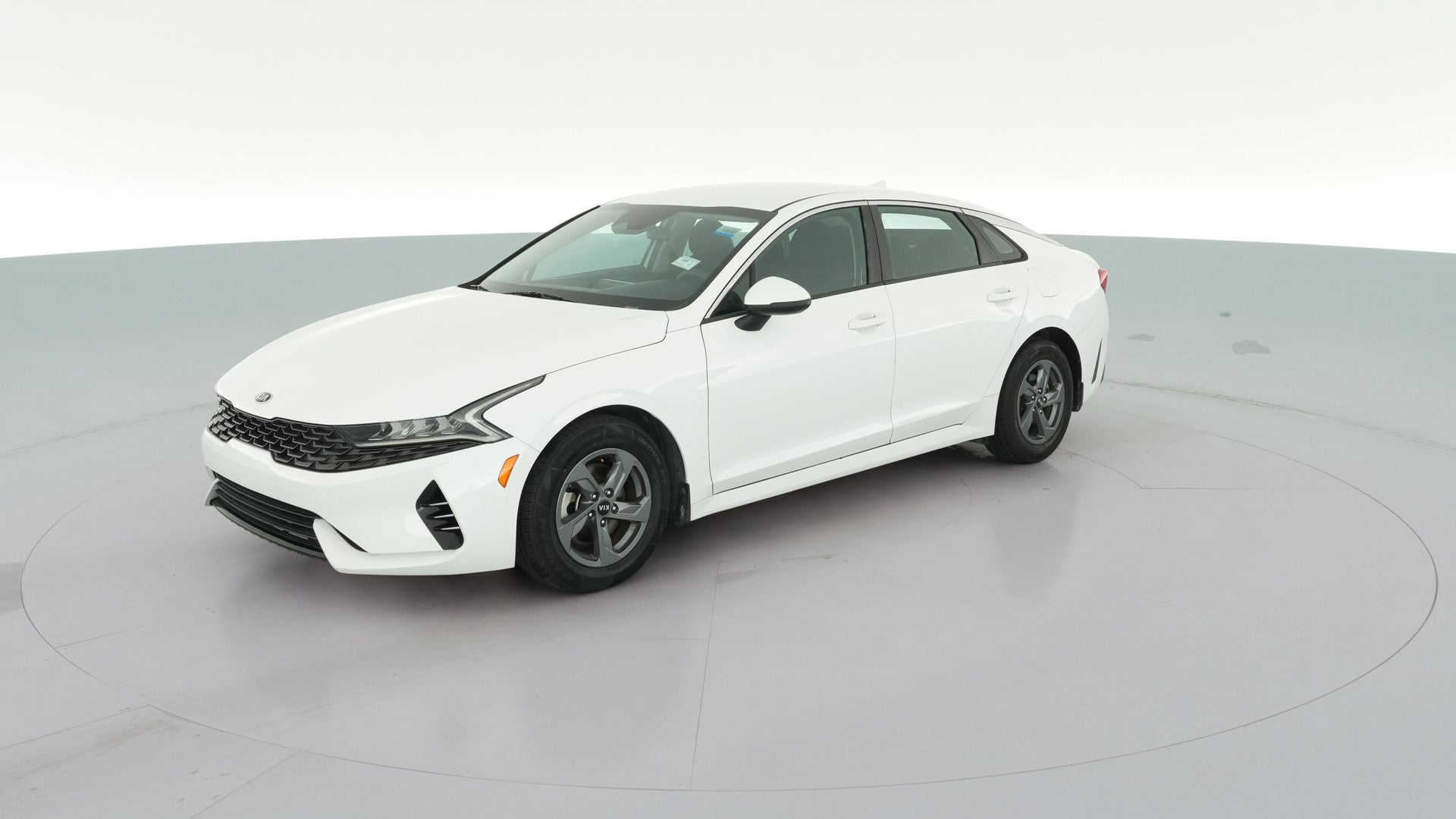 2021 Kia K5 vehicle photo