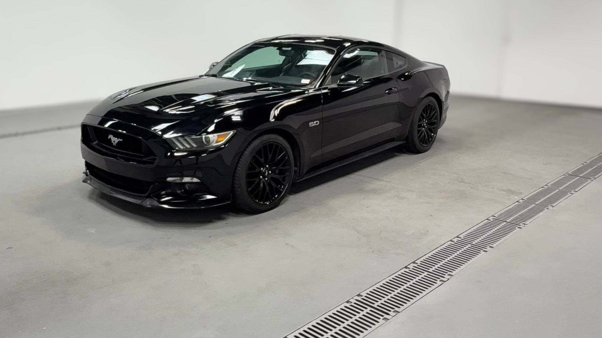 2016 Ford Mustang vehicle photo