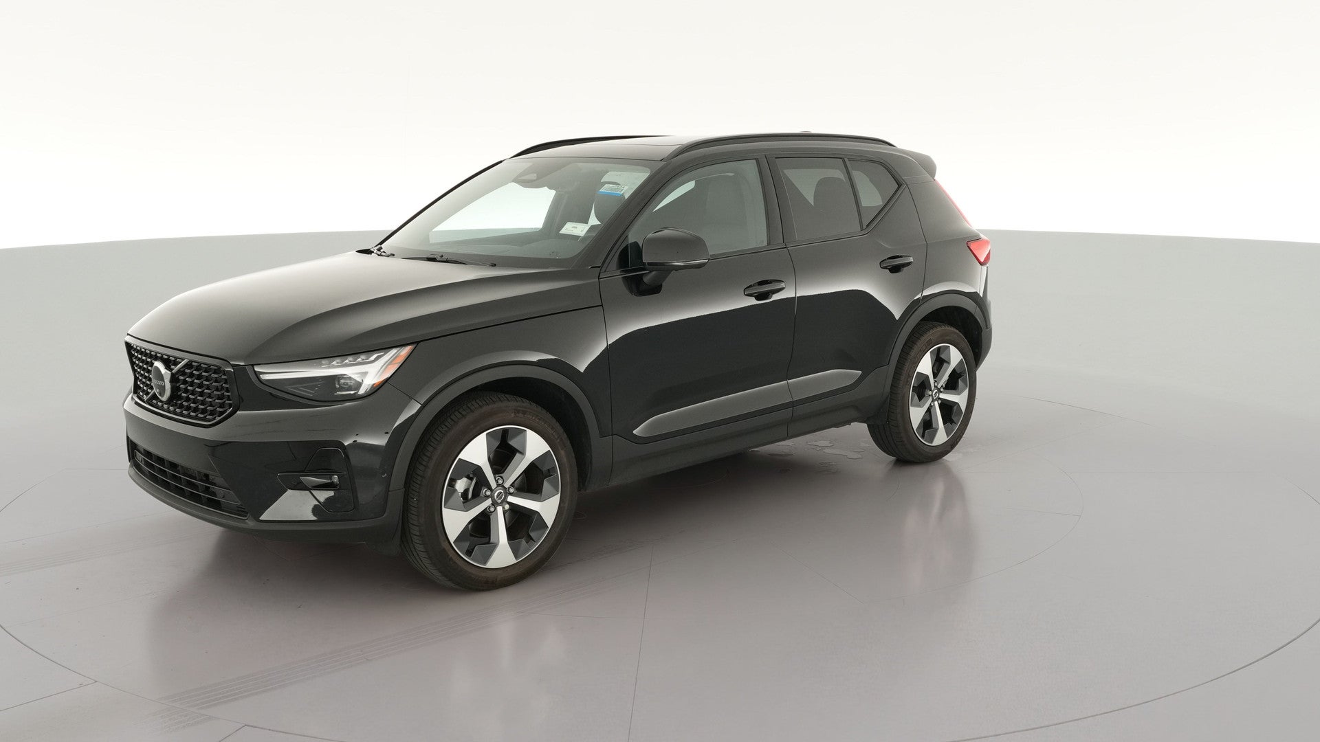 2026 Volvo XC40 vehicle photo