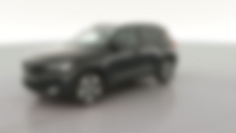 2026 Volvo XC40 vehicle photo